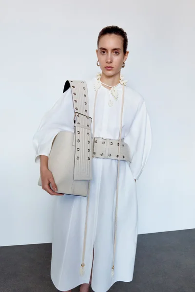 Look 18